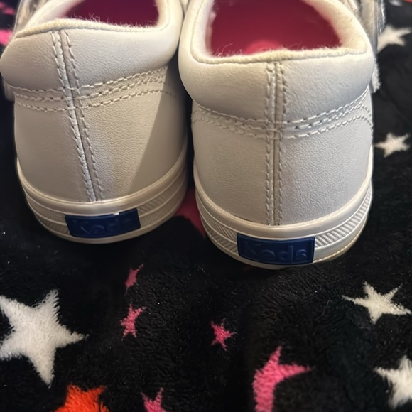 Keds Girls size 11 1/2  Daphne kids new Velcro white hard to find tennis shoes - Picture 3 of 5